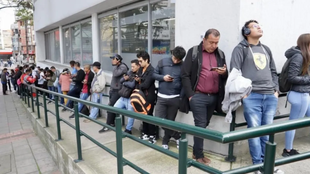 desempleo_colombia_feria_empleo_foto_sena.jpg_1208762957