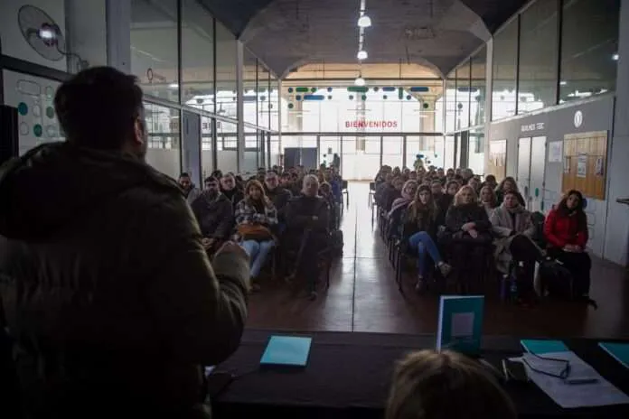 SE-REALIZO-EL-ENCUENTRO-DE-PRACTICAS-EDUCATIVAS-EN-AMBIENTES-DE-TRABAJO-PEAT-1-696x464