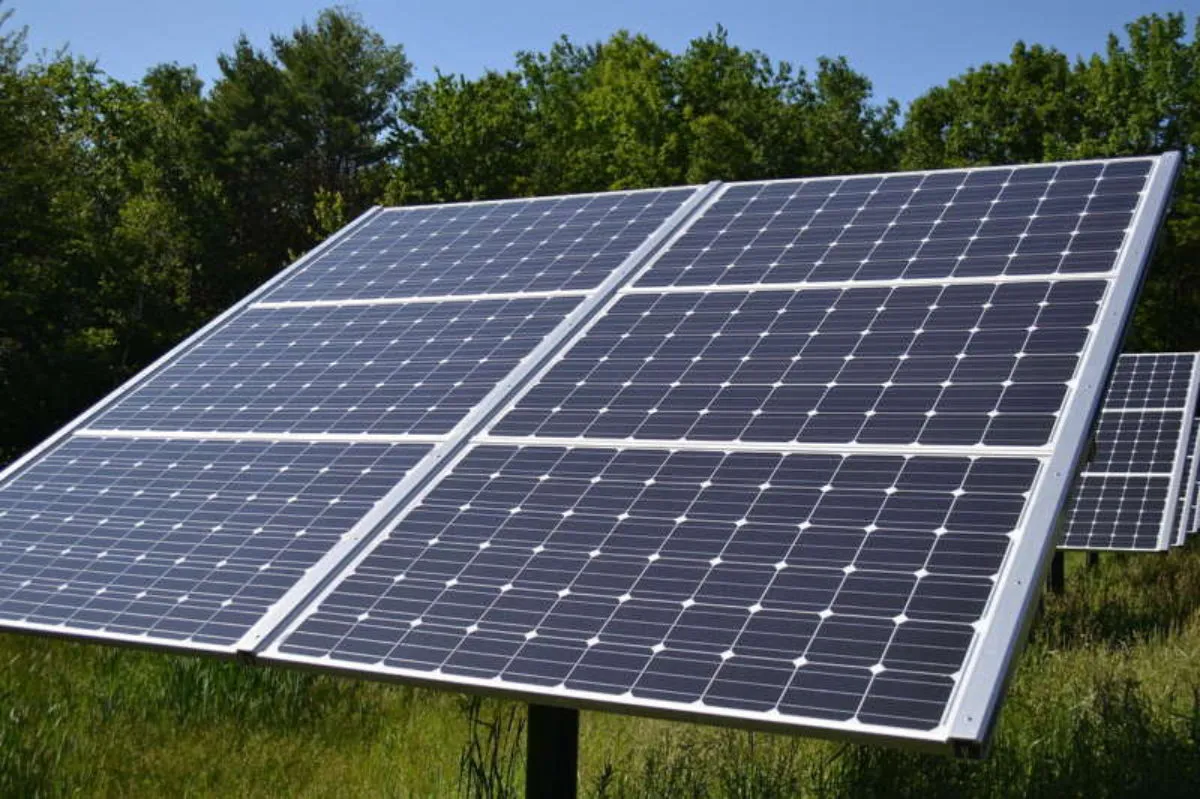 PANELES-SOLARES-1200x799