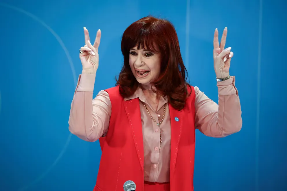 multimedia.normal.b9b4c8465f86f904.UEogQ3Jpc3RpbmEgM19ub3JtYWwud2VicA==