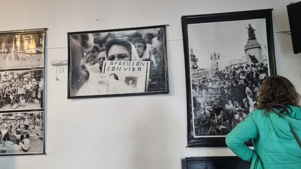 Muestra fotográfica “Madres de Plaza de Mayo y la Resistencia Popular” 2