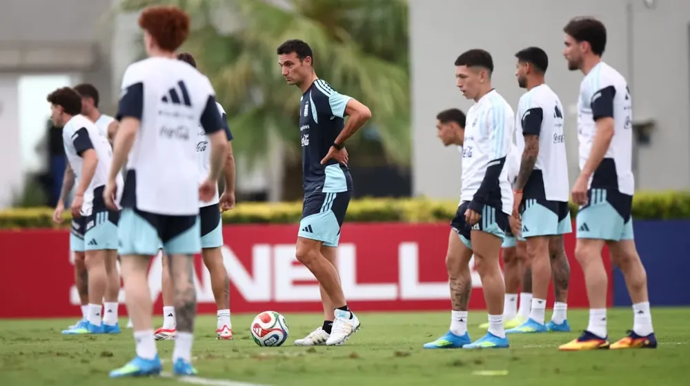 scaloni-entrego-la-prelista-de-55-jugadores-para-disputar-el-mundial-2026-solo-iran-26-efe-LSKXCMWJD
