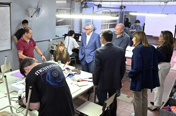 690ddc3c702f1_715_472!