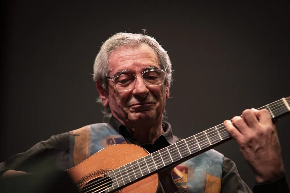 11-10-2023_juan_falu_guitarrista_y_autor-scaled