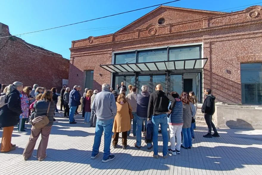Cine Teatro Roma frente
