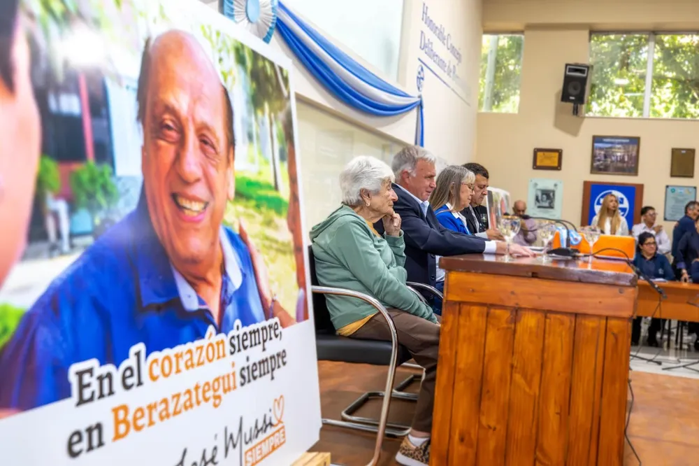 La calle 158 se llamará “Dr. Juan José Mussi” 3
