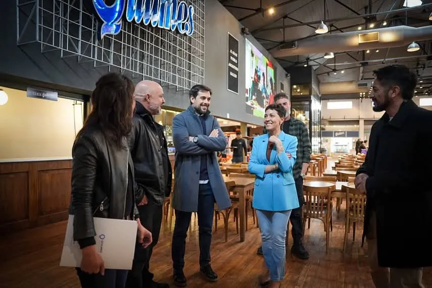 MAYRA-MANTUVO-UN-ENCUENTRO-CON-AUTORIDADES-DE-CERVECERIA-QUILMES-PARA-PROFUNDIZAR-EL-TRABAJO-EN-CONJUNTO-3