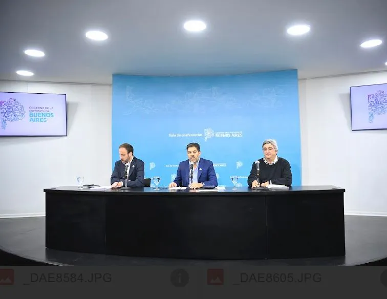 CONFERENCIA LUNES 12