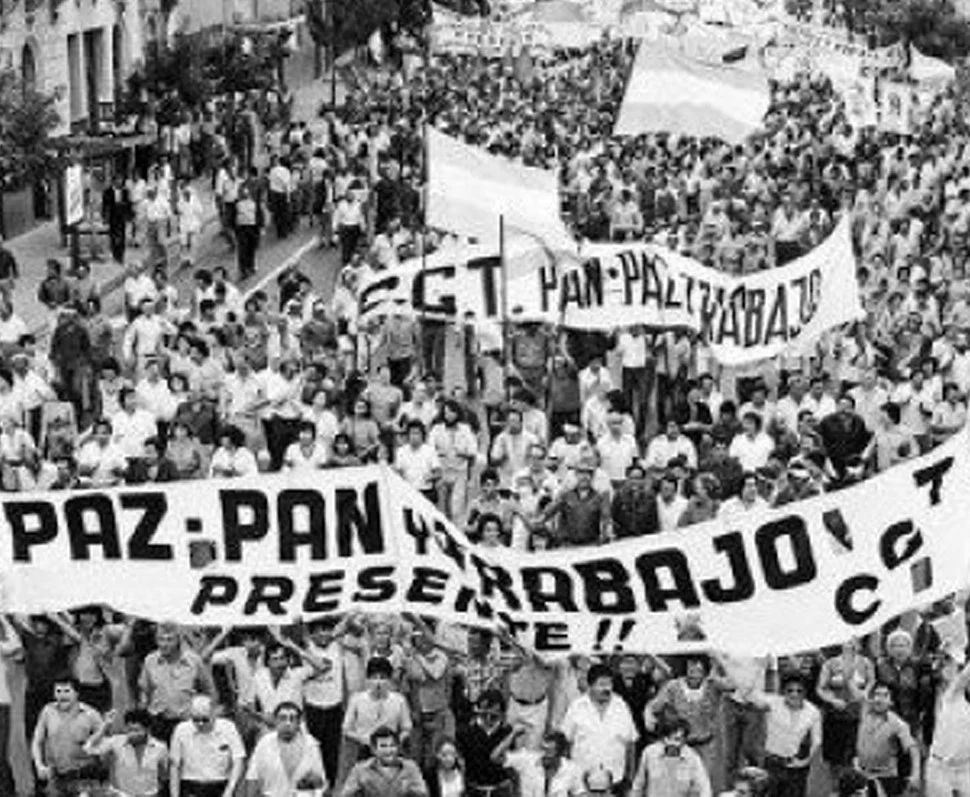 30.3 Marcha de los trabajadores contra la dictadura genocida