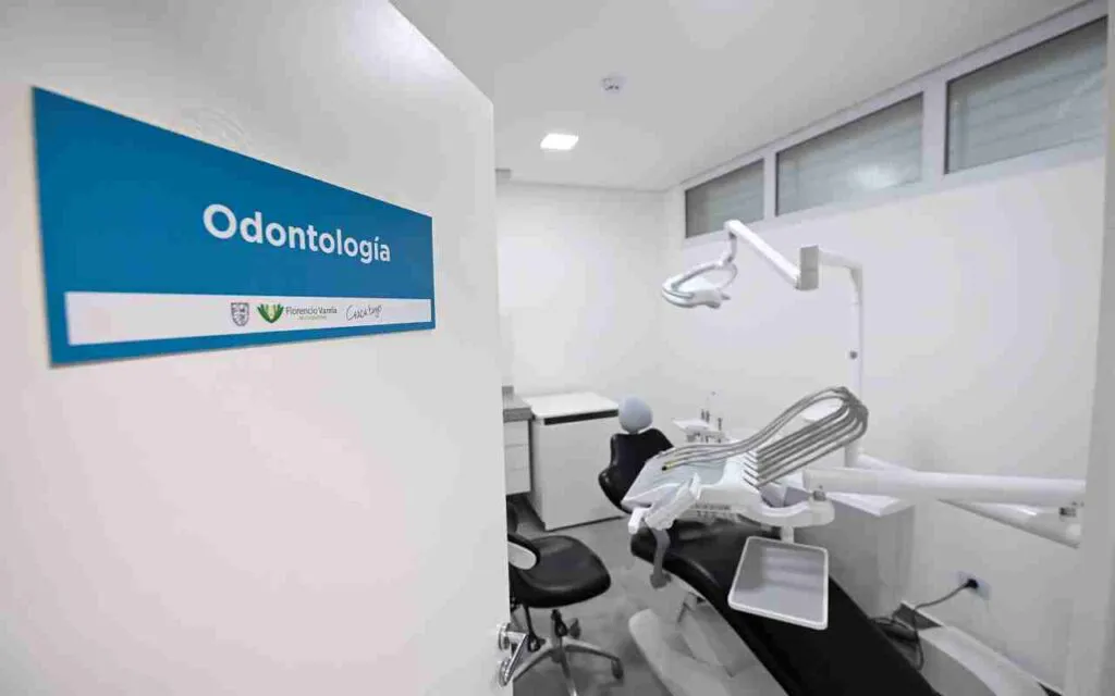 Kicillof-inauguro-el-Centro-de-Atencion-Primaria-de-la-Salud-N°-200-en-florencio-varela-08-1024x640