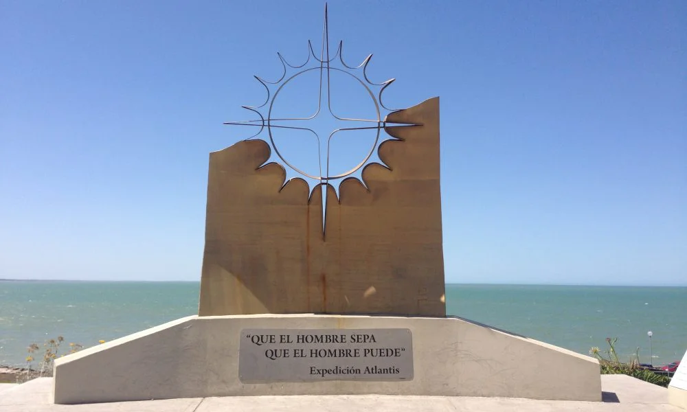 Monumento-Expedicion-Atlantis-1000x600