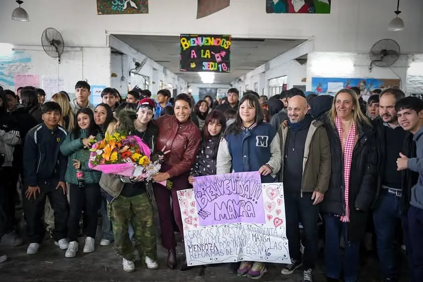 MAYRA-INAUGURO-LA-OBRA-DE-REFACCION-Y-AMPLIACION-DE-LA-ESCUELA-SECUNDARIA-No-16-DE-QUILMES-OESTE-2