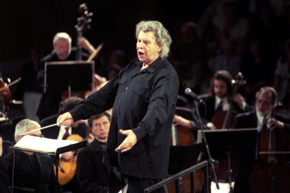 2.9 Mikis Theodorakis