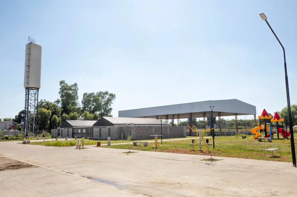 El intendente Carlos Balor recorrió el futuro Polo Educativo Integral de El Pato 4