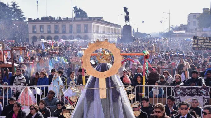 Peregrinación de la Virgen de Copacabana